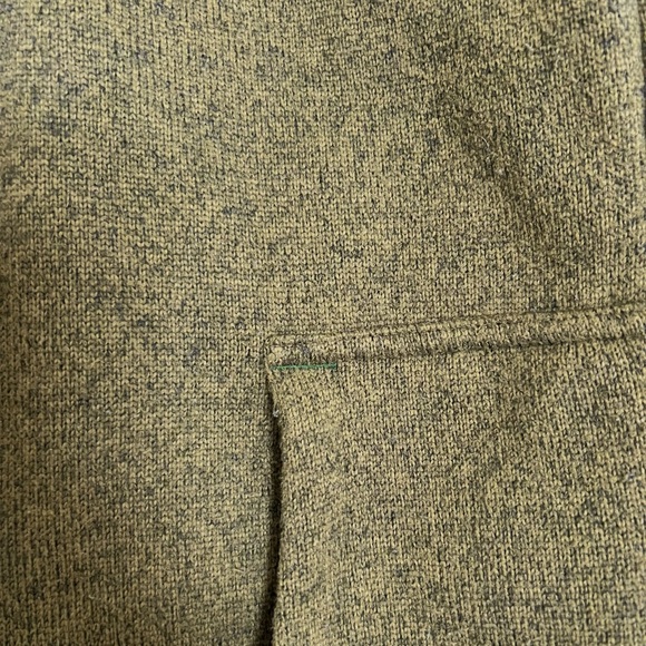 Patagonia Better Sweater Hooded Insulated Jacket - Women’s size Small - Picture 6 of 6